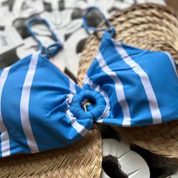 🫧 ANTHROPOLOGIE - MAAJI 🫧 Reversible Floral Stripe Bikini Swim Top - Picture 3 of 7